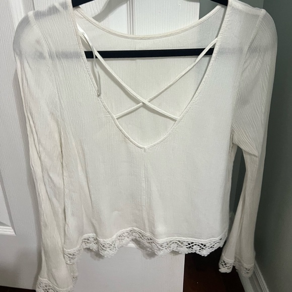 Women’s Tops - Picture 1 of 5